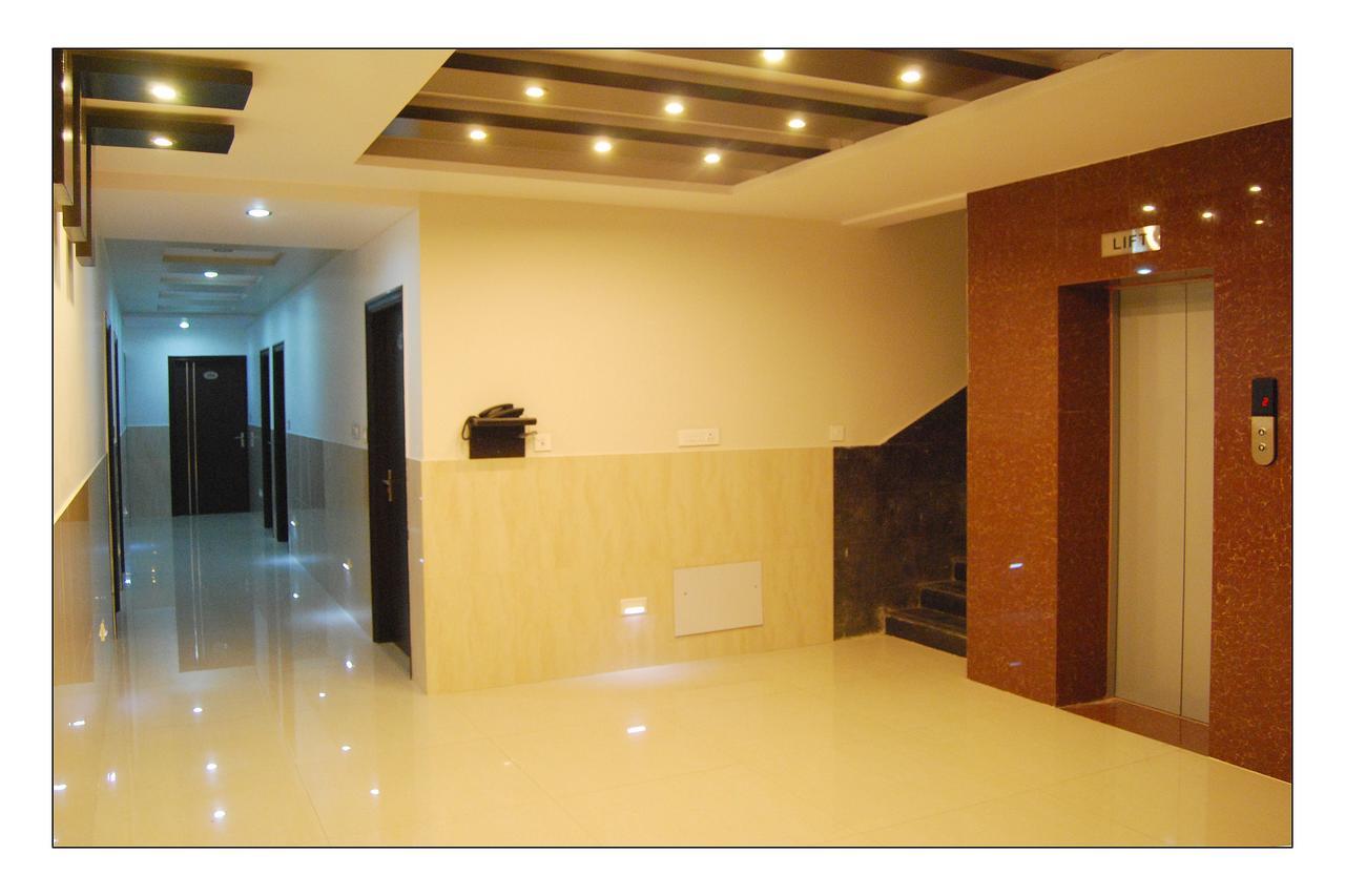 Hotel Jinendra Palace Dzsaipur Kültér fotó