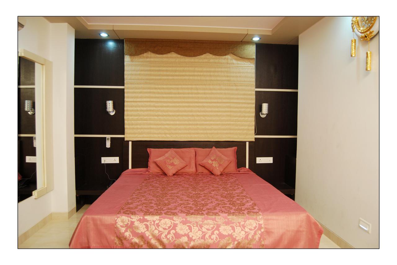 Hotel Jinendra Palace Dzsaipur Kültér fotó