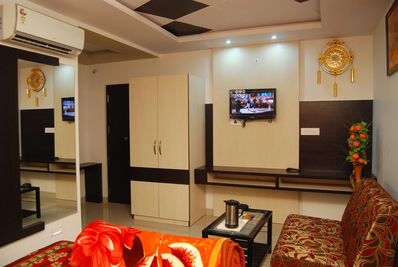 Hotel Jinendra Palace Dzsaipur Kültér fotó