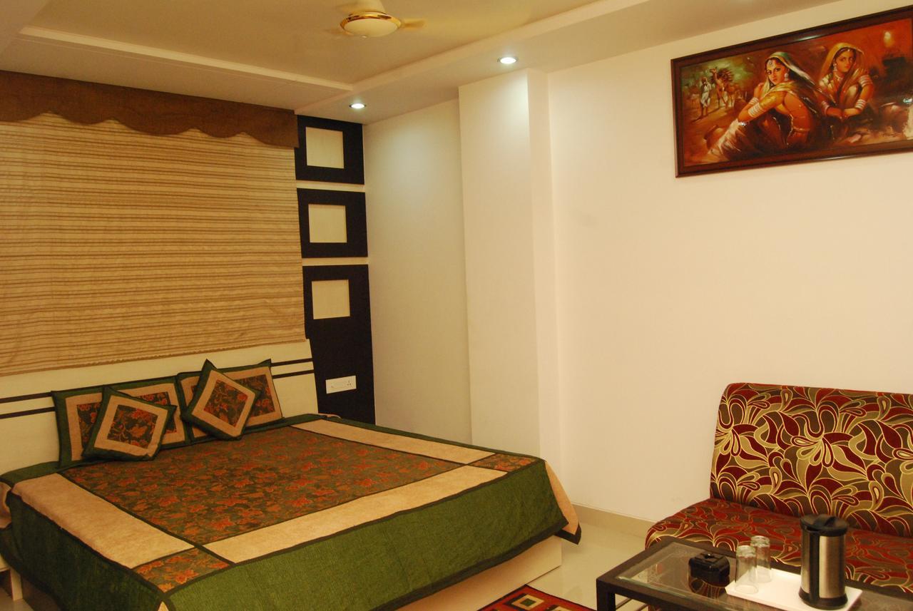 Hotel Jinendra Palace Dzsaipur Kültér fotó
